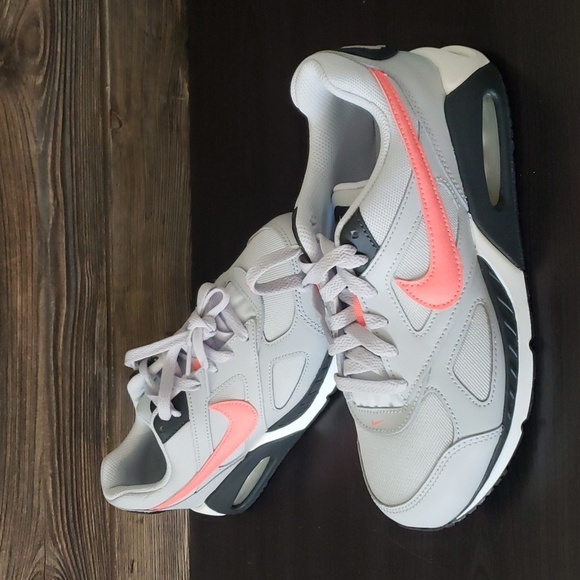 New Nike Air Max Sneakers Gray Casual Streetwear Everyday Walking Shoes - Picture 2 of 10